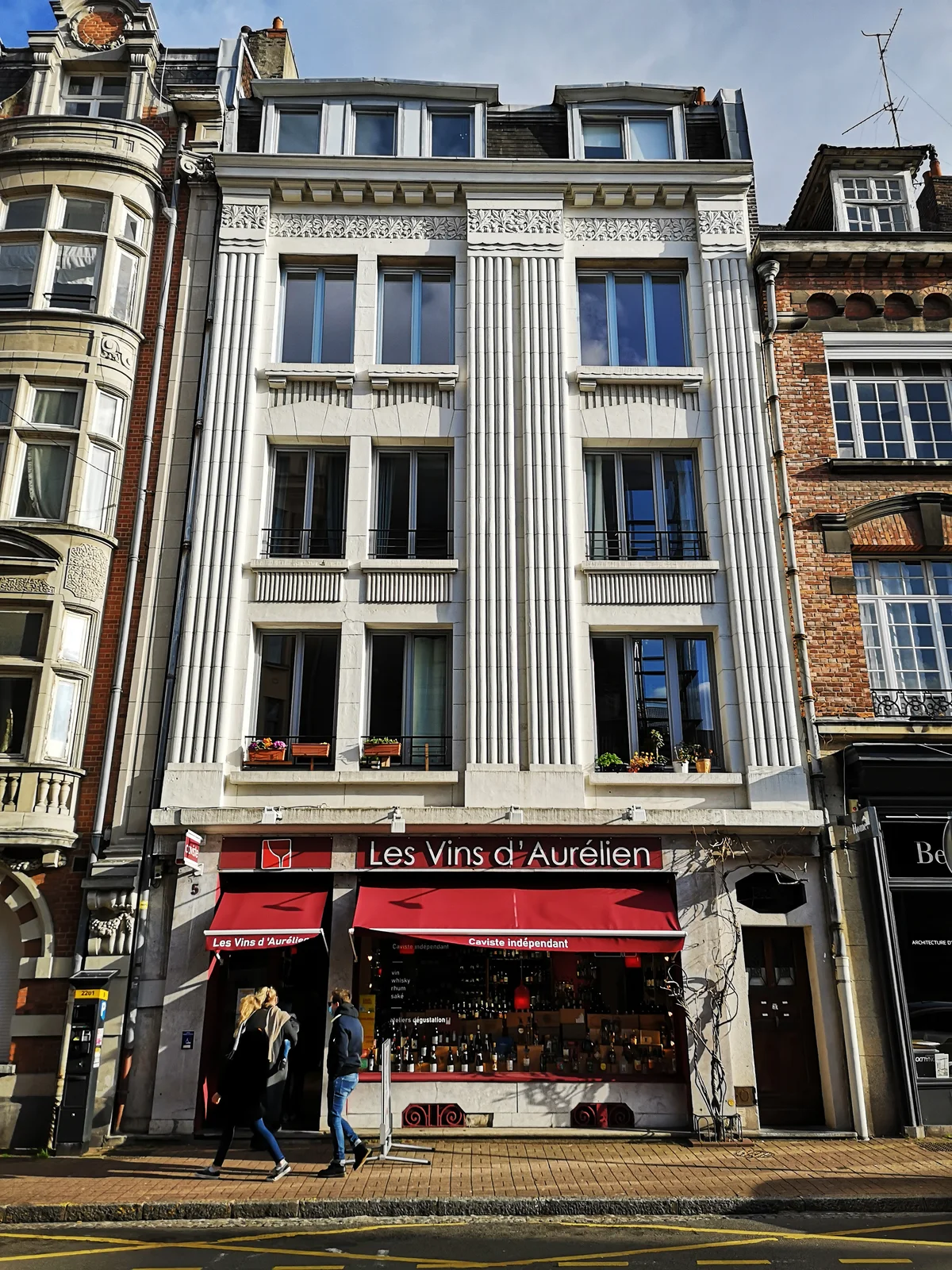 La devanture des Vins d'Aurélien à Lille